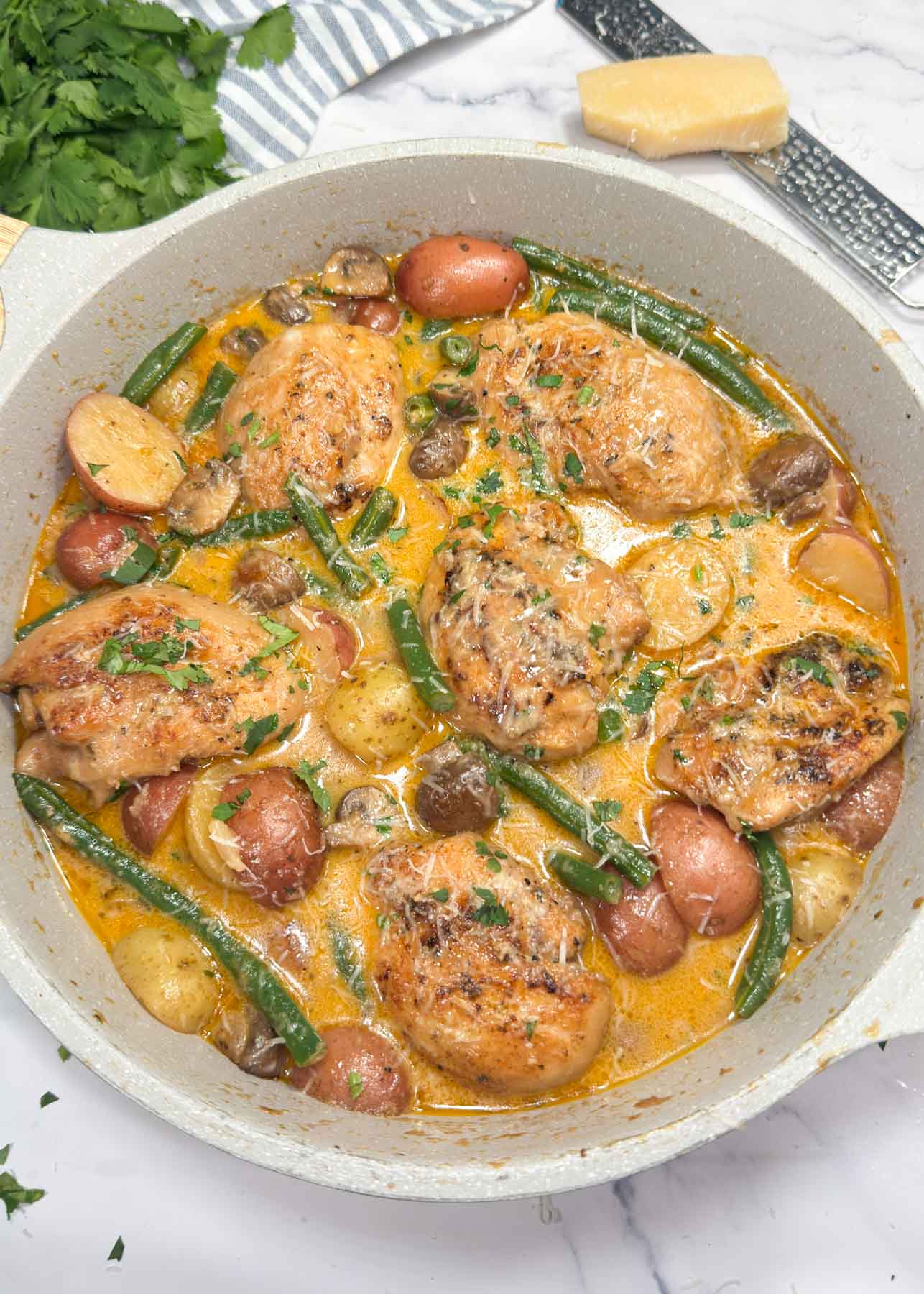 Creamy One Pan Chicken and Potatoes Recipe